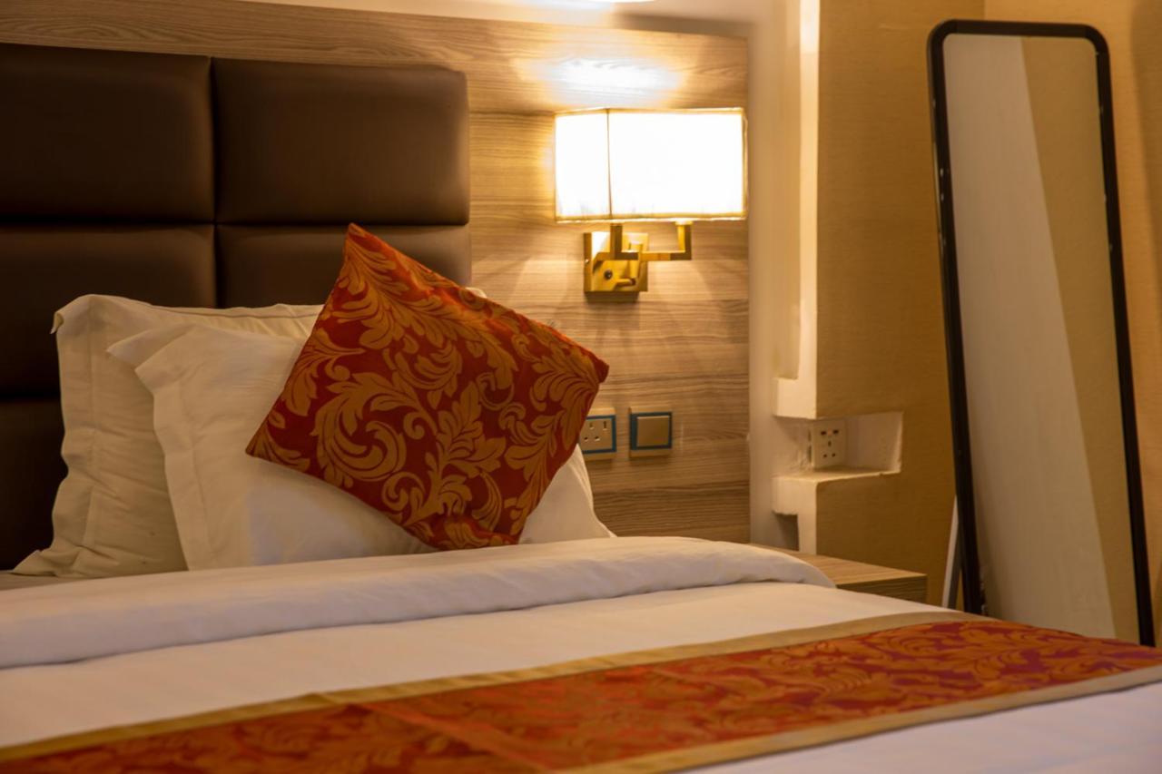 Hikayet Abeer Hotel Apartment Jeddah Bagian luar foto